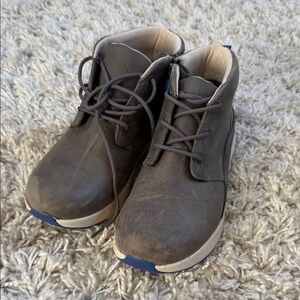 UGG Men's Dark Brown Chukka Boots